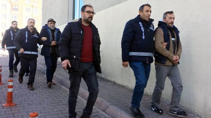 Dolandırıcıların Fet&ouml; Yalanına Kandılar 90 Bin Tl&rsquo;lik Ziynet Eşyası Verdiler