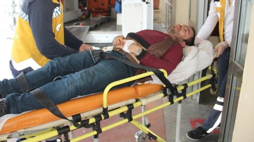 Şanlıurfa&rsquo;da Bı&ccedil;aklı Kavga: 2 Yaralı