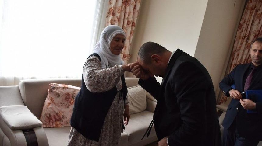 Darge&ccedil;it Kaymakamı Şehit Ve Gazi Ailelerini Ziyaret Etti