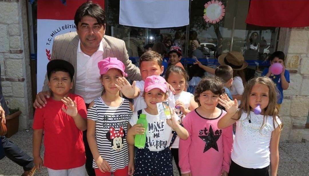 K&uuml;&ccedil;&uuml;k Bilimciler