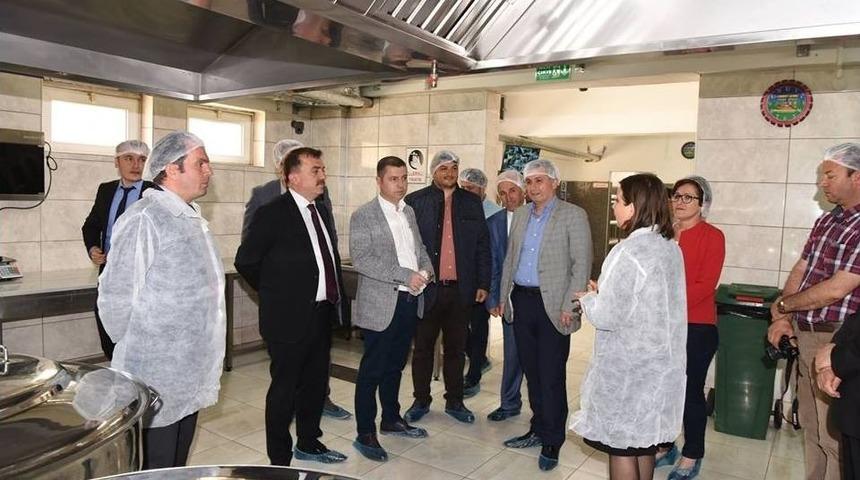 Kaymakam Karataş&rsquo;tan Hacı Fatma Bodur Mesleki Teknik Anadolu Lisesi Yiyecek İ&ccedil;ecek B&ouml;l&uuml;m&uuml;ne Ziyaret