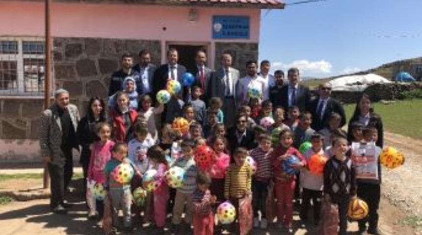 Vedaş, K&ouml;y &Ccedil;ocuklarını Sevindirdi