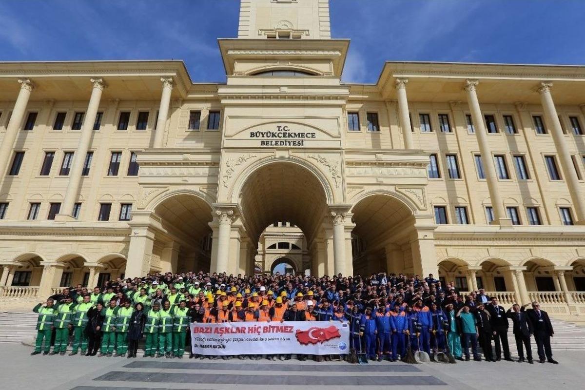 B&uuml;y&uuml;k&ccedil;ekmece Belediyesi Personelinden Mehmet&ccedil;ik&rsquo;e Anlamlı Destek