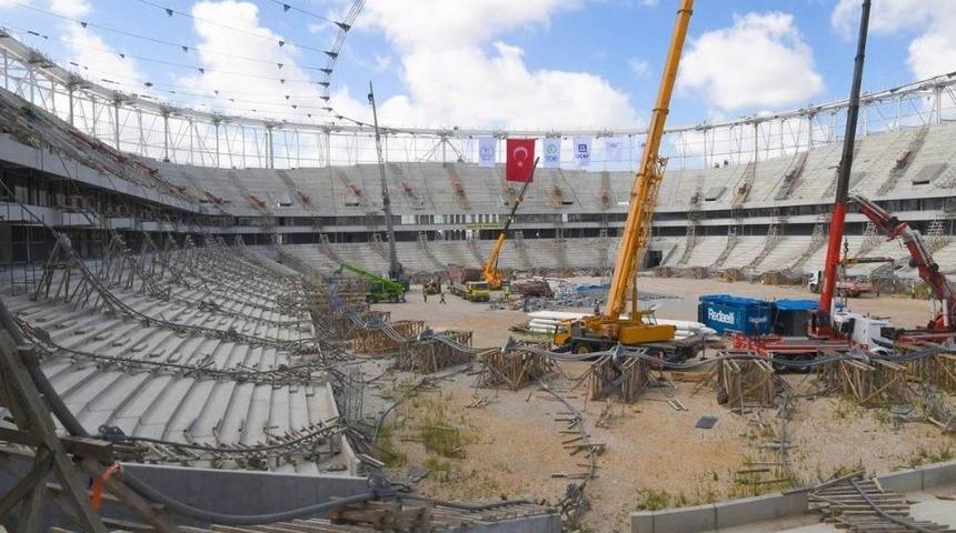Vali Demirtaş, Adana Şehir Stadyumu&rsquo;nda İncelemelerde Bulundu