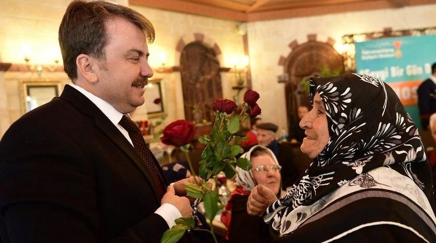 B&uuml;y&uuml;kşehir Yarım Asırlık Evli &Ccedil;iftleri Ağırladı