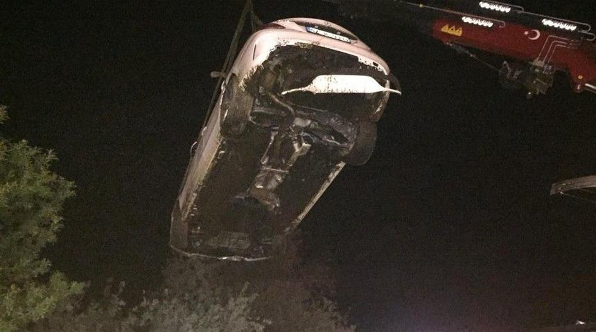 Beyşehir&rsquo;de Karayoluna D&ouml;k&uuml;len Hayvan Dışkısı, Kazalara Yol A&ccedil;tı