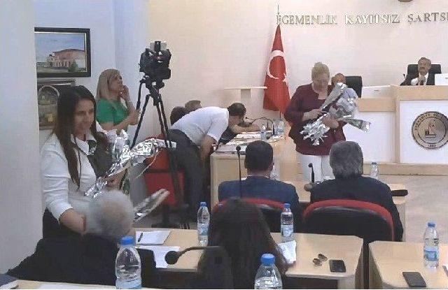 Burhaniye’de Başkan Ve Meclis Üyelerine Engelli Teşekkürü