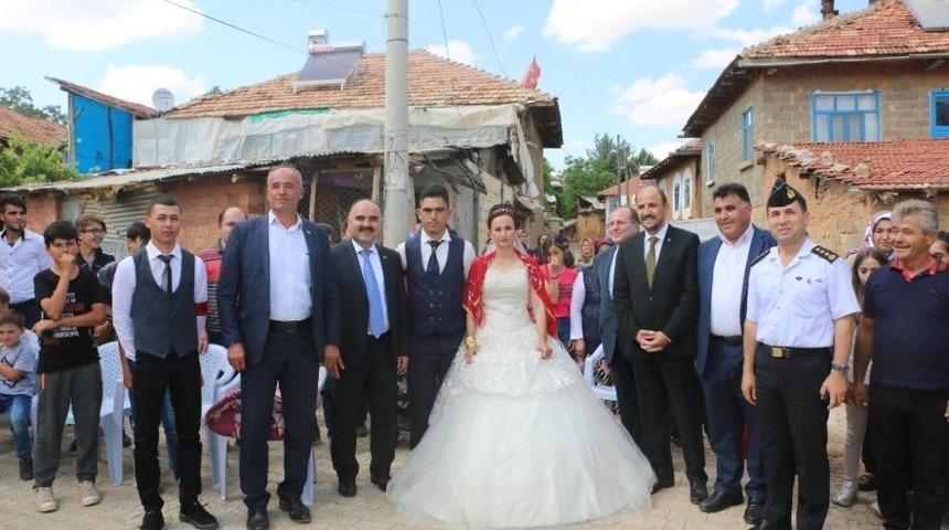 Vali G&uuml;naydın, Yalva&ccedil;&rsquo;ta D&uuml;ğ&uuml;ne Katıldı