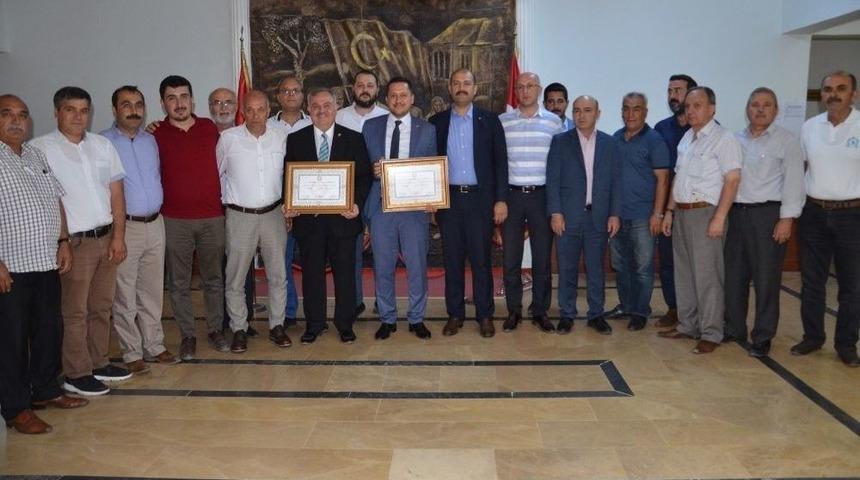 Karaman’da Ak Parti Milletvekilleri Mazbatalarını Aldı