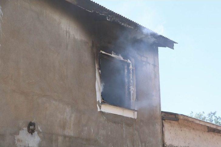 Evi Yanan Babayı Kimse Teselli Edemedi G2