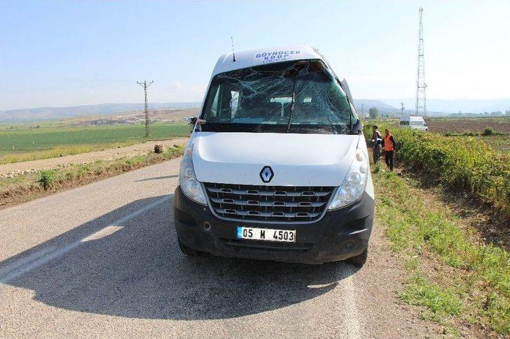 Amasya’da Öğretmen Ve Öğrencileri Taşıyan Minibüs Kaza Yaptı: 10 Yaralı G3