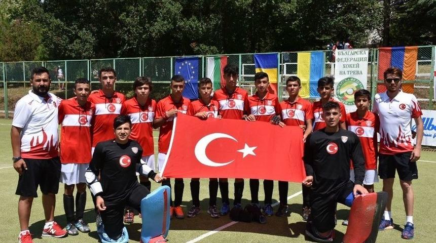 Hokey Milli Takımlarından Güzel Başlangıç