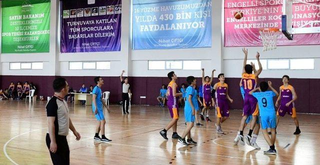 Büyükşehir Belediyesi Spor Turnuvası Devam Ediyor