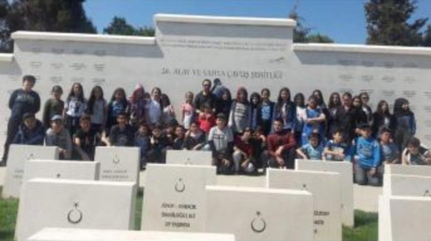 Ortaokul &Ouml;ğrencilerine &Ccedil;anakkale Gezisi