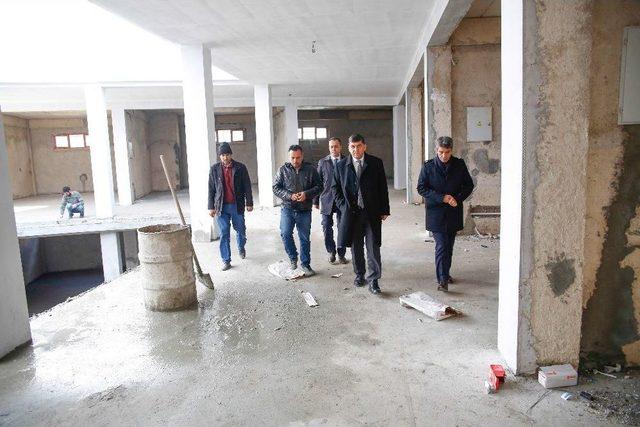 Başkan Fadıloğlu Seyrantepe Ticaret Merkezini İnceledi