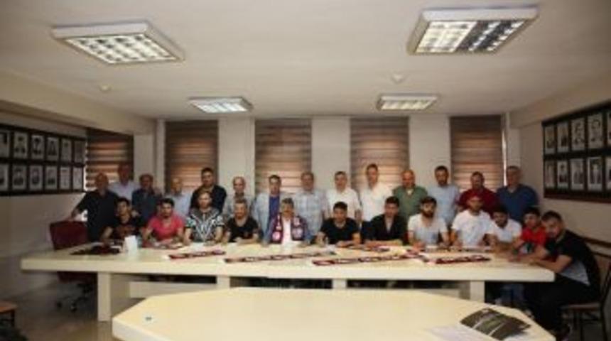 Yeni Transferler İmzayı Belediyede Attı