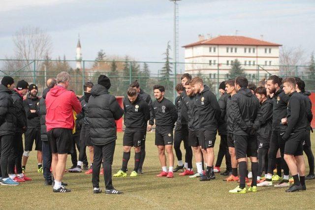 Eskişehirspor İyi Çıkışı Lider Karşısında Sürdürmek İstiyor