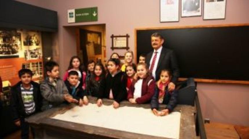 Kent M&uuml;zesi 70 Bin 477 Kişiyi Ağırladı