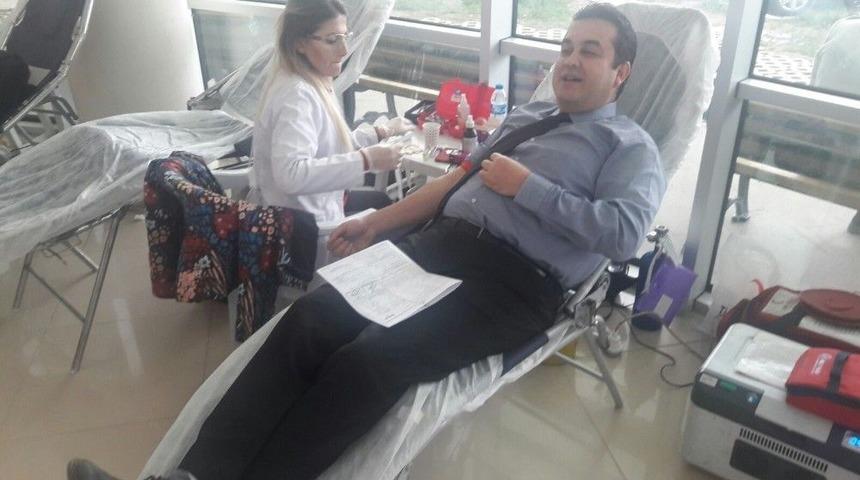 Hastane Çalışanları Kan Ve Kök Hücre Bağışında Bulundu