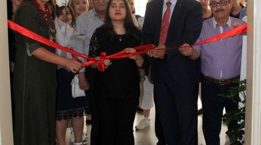 Nazilli Belediyesi Resim Kursiyerlerinden B&uuml;y&uuml;leyici Sergi