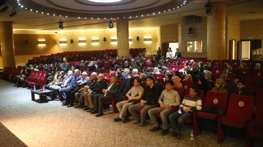 &Ouml;zbek &Ouml;ğrenci Birliği&rsquo;nce Mir Ali Şir Nev&acirc;yi İle Zah&icirc;r&uuml;ddin Muhammed Bab&uuml;r Anıldı