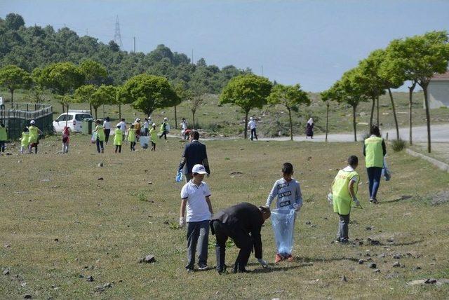 Körfezli Minik Öğrenciler, Farkındalık İçin Çöp Topladı