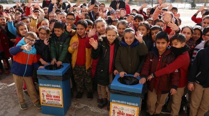 Bayat Ekmekler Sokak Hayvanları İ&ccedil;in Toplanıyor