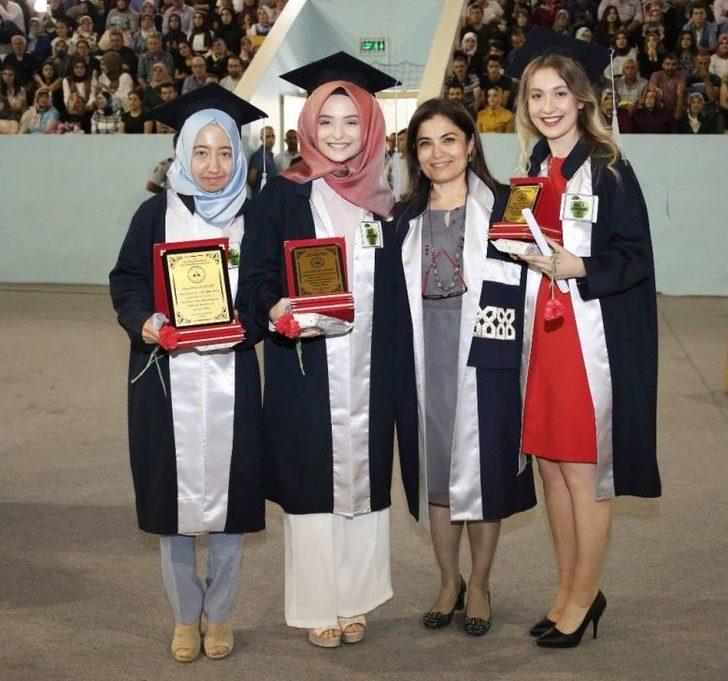 Erü Sağlık Bilimleri Fakültesi Yeni Mezunlarını Verdi G1