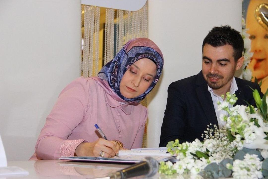 14 Şanslı &Ccedil;ift D&uuml;nya Evine Girdi