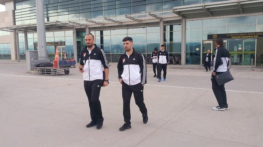 Elazığspor Deplasmana 21 Futbolcuyla Gitti