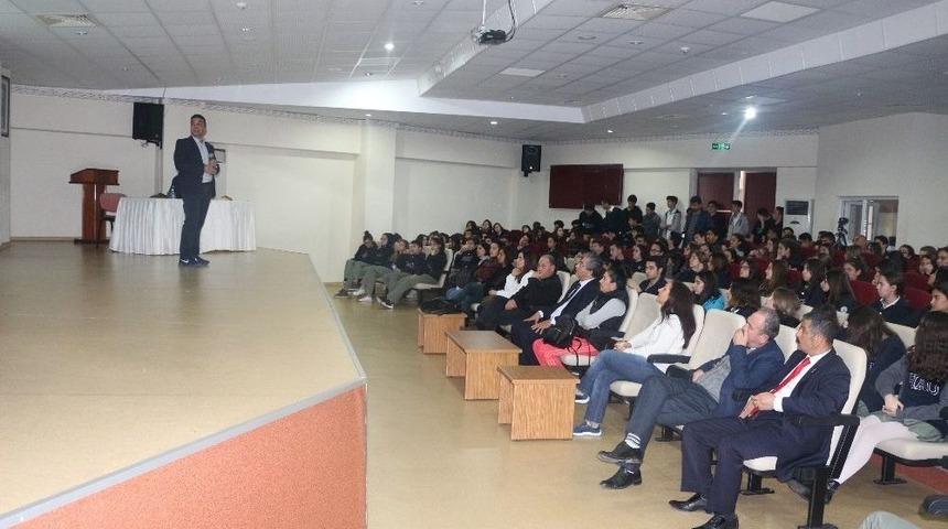 Polis Liselilere Siber Su&ccedil;ları Anlattı