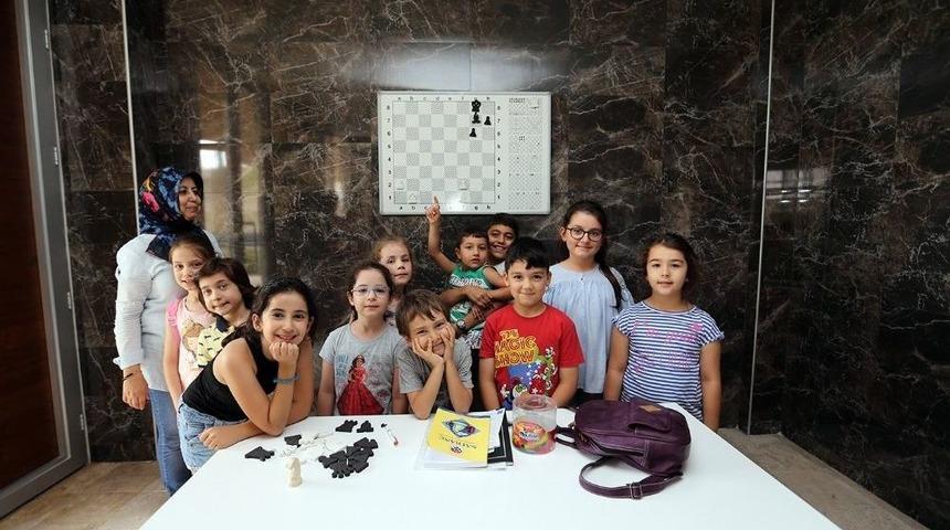 Satran&ccedil; Ustalarını Merkezefendi Belediyesi Yetiştirecek