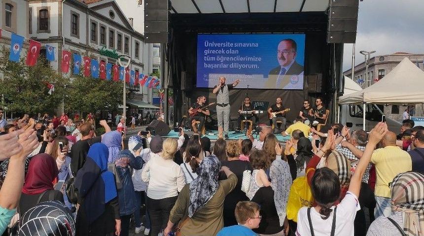 &Uuml;niversite Sınavına Girecek &Ouml;ğrenciler Moral Depoladı