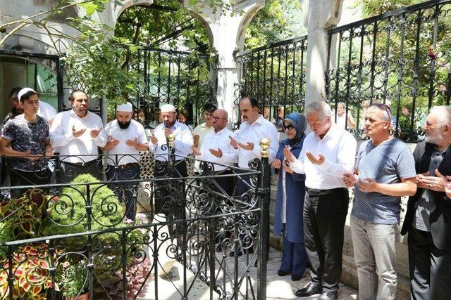 Başkan Altay Sadreddin Konevi Cami’nde Vatandaşlarla Buluştu