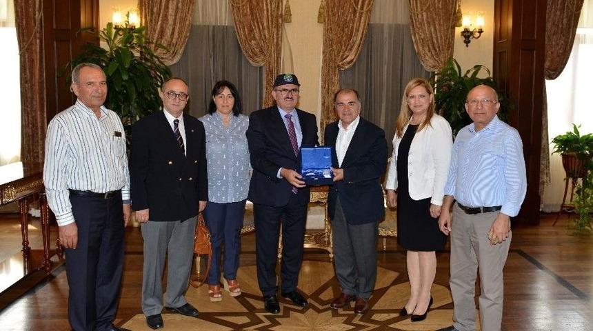 Vali Karaloğlu: " Deniz Biterse Antalya Turizmi Biter"