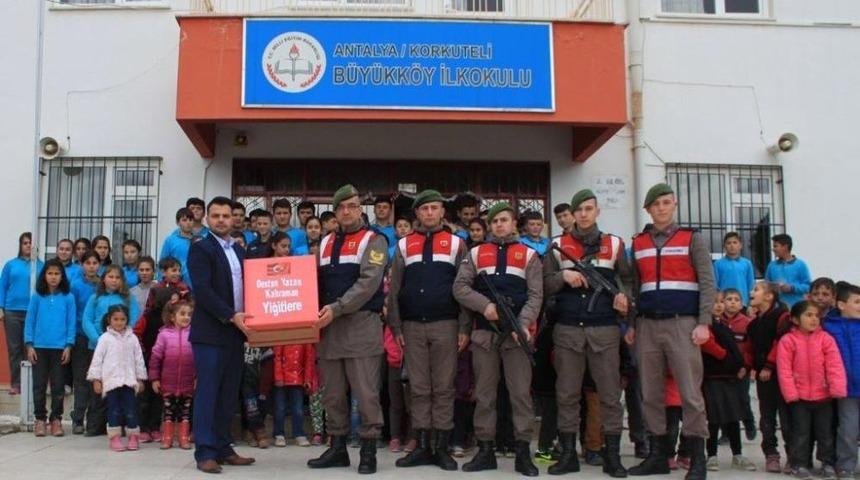 Öğrencilerden Afrin’e Destek