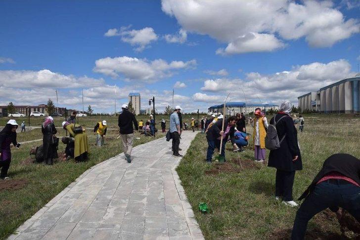 Kars’da Fidan Dikimi Yapıldı G2