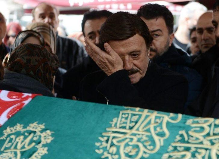 Türk Halk Müziği Sanatçısı Nuray Hafiftaş Son Yolculuğuna Uğurlandı G2