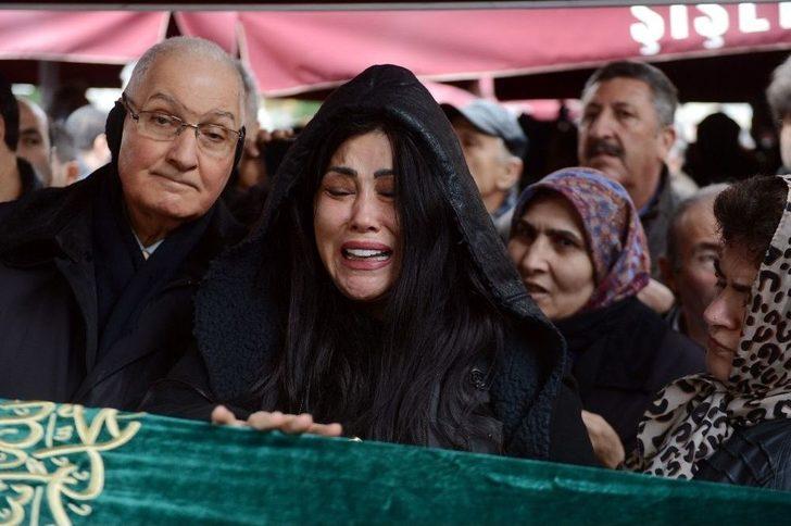 Türk Halk Müziği Sanatçısı Nuray Hafiftaş Son Yolculuğuna Uğurlandı G3