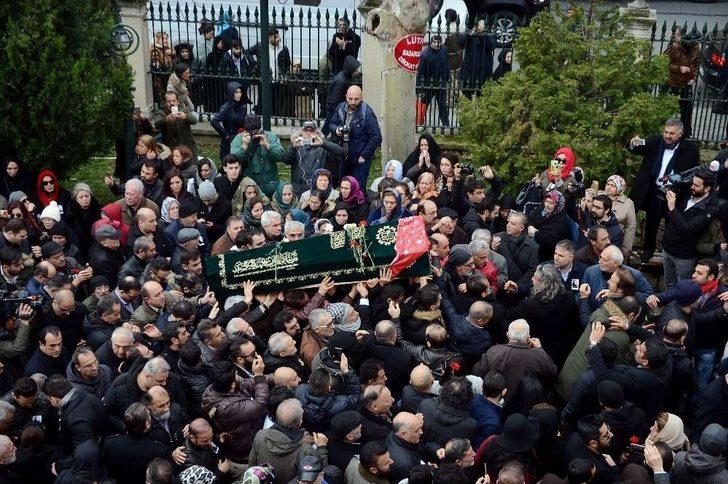 Türk Halk Müziği Sanatçısı Nuray Hafiftaş Son Yolculuğuna Uğurlandı G5