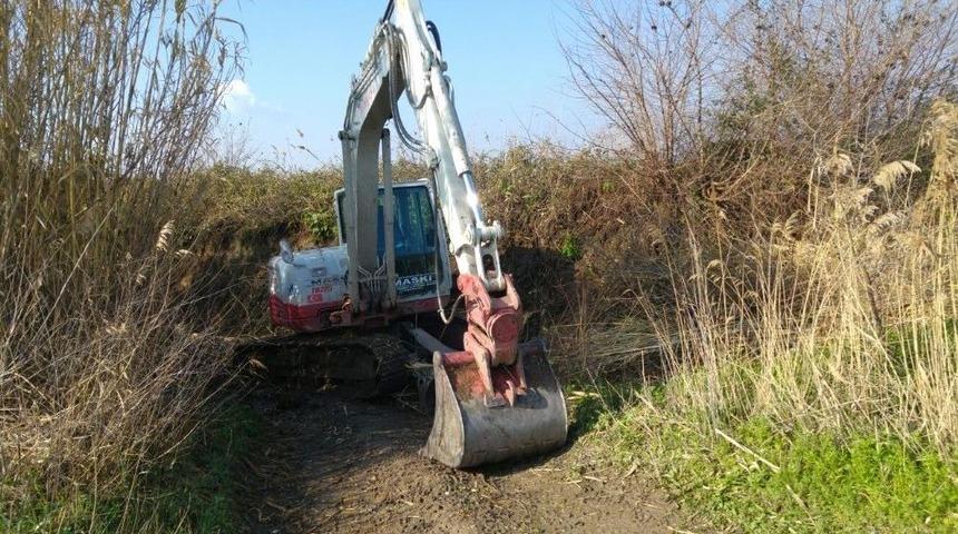 Maski Bir Yandan Dere Temizliyor Bir Yandan Altyapıları Yeniliyor