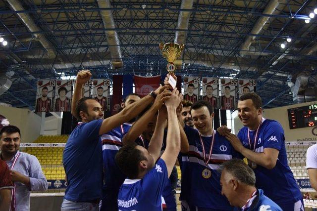 35. Bahar Şenlikleri Voleybol Turnuvası’nda Kupalar Sahiplerini Buldu