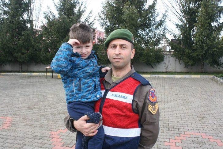 Kreş Öğrencilerinden Askere Resimli Destek G3