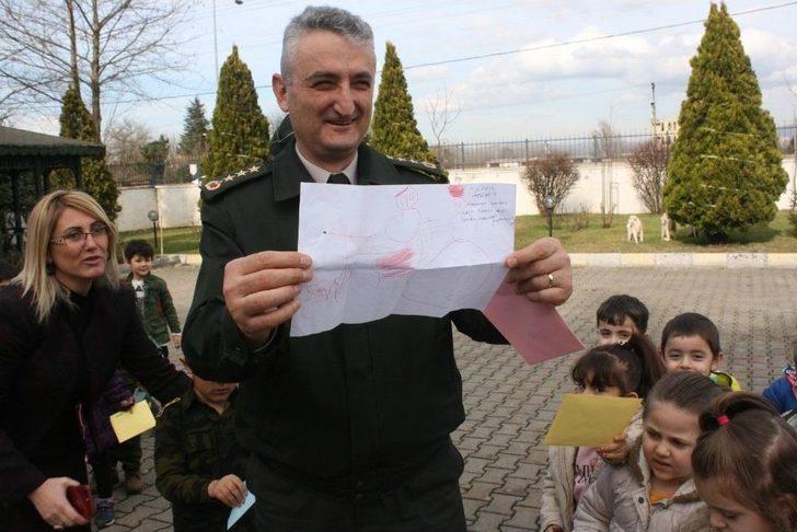 Kreş Öğrencilerinden Askere Resimli Destek G4