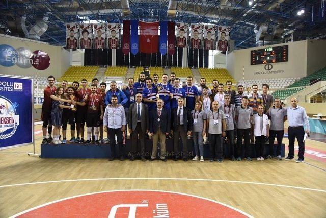 35. Bahar Şenlikleri Voleybol Turnuvası’nda Kupalar Sahiplerini Buldu