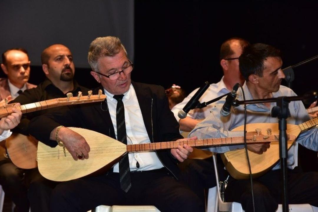 M&uuml;zik Kurslarında Eğitim G&ouml;ren M&uuml;zikseverler Sertifikalarını Aldı