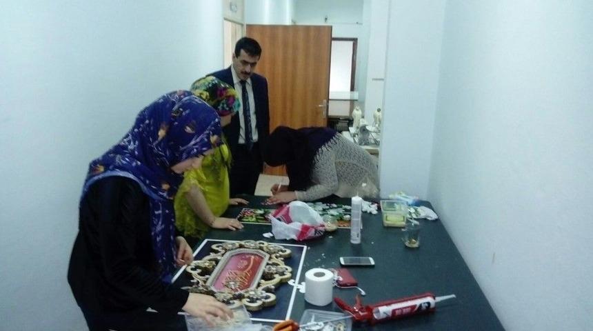 Halk Eğitim Merkezinde R&ouml;lyef Kursu Devam Ediyor