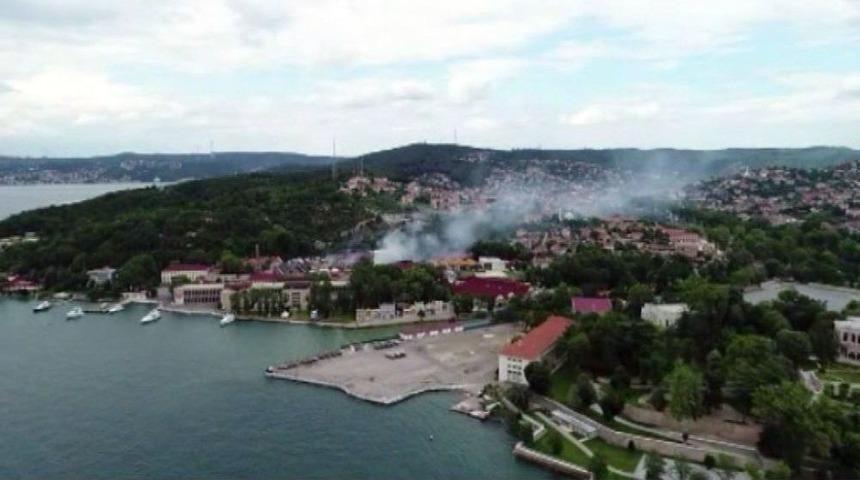 Beykoz&rsquo;daki Eski Kundura Fabrikasında &Ccedil;ıkan Yangın Havadan G&ouml;r&uuml;nt&uuml;lendi