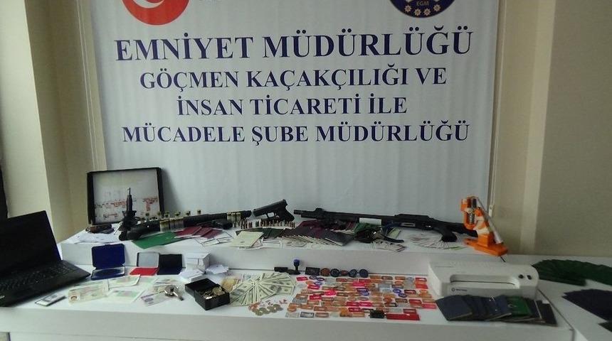 &rsquo;ka&ccedil;ak&ccedil;ılık Baronları&rsquo;na Y&ouml;nelik Operasyonda Yakalanan 61 Kişinin 41&rsquo;i Tutuklandı