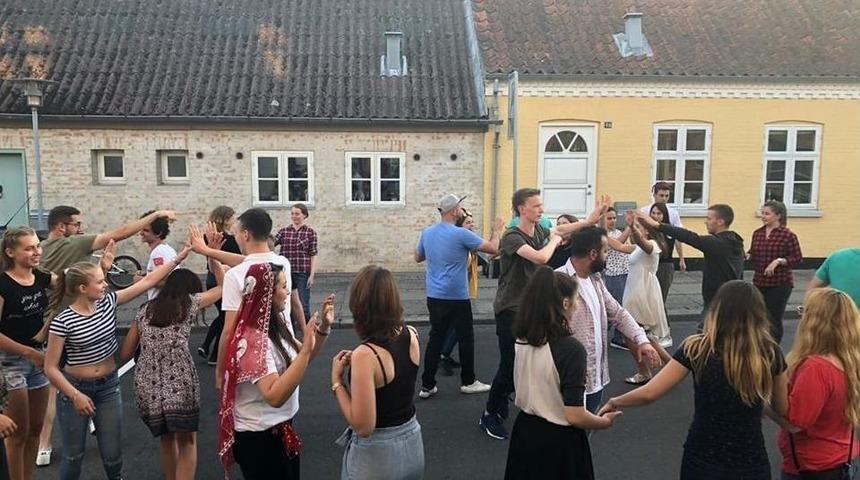 Diyarbakır Bilnet Okulları T&uuml;rk K&uuml;lt&uuml;r&uuml;n&uuml; Danimarka&rsquo;da Tanıttı